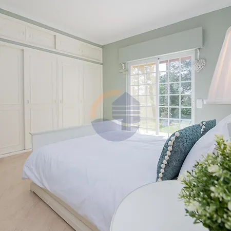 Outdoor Pool With Golf View Portimão