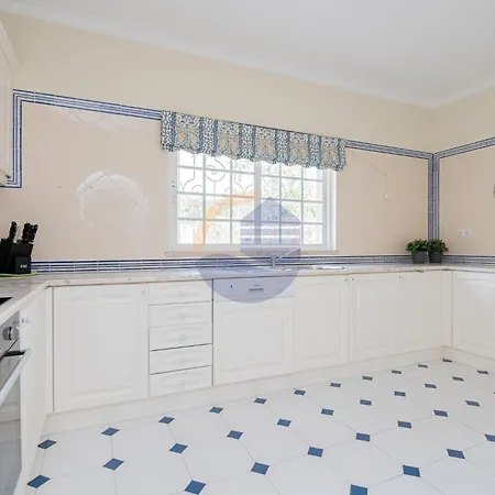 Villa Outdoor Pool With Golf View Portimao