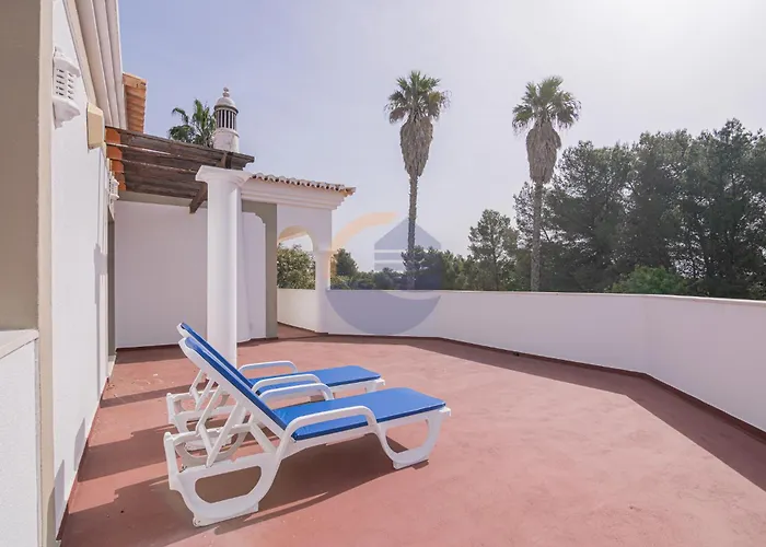 Outdoor Pool With Golf View Portimao